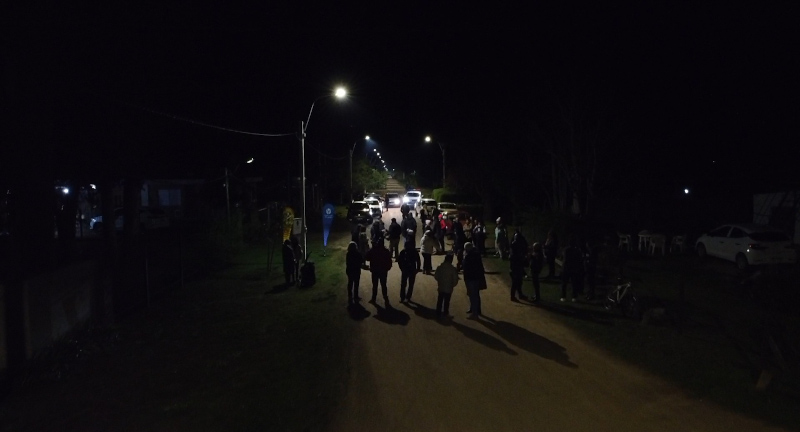 Se inauguraron dos importantes tramos de luminarias en el barrio Pinares Sur de Atlántida Se inauguraron dos importantes tramos de luminarias en el barrio Pinares Sur de Atlántida