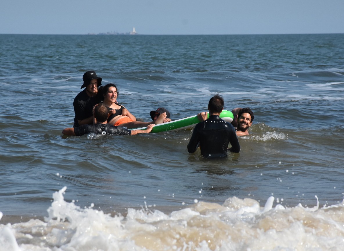 Lucías Santos es una de las participantes de Surfing acanario y Mar al Alcance Lucías Santos es una de las participantes de Surfing acanario y Mar al Alcance