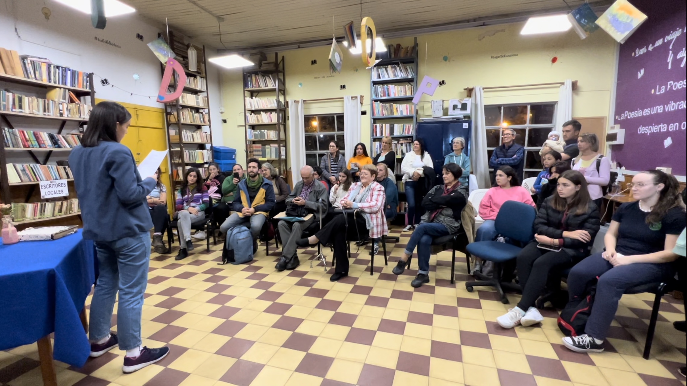Más de 1500 personas disfrutaron de la segunda Feria del Libro en Los Cerrillos Más de 1500 personas disfrutaron de la segunda Feria del Libro en Los Cerrillos