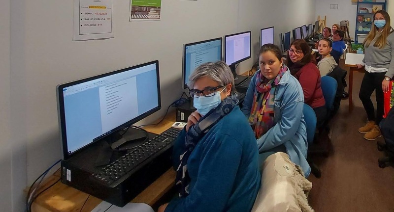 Mujeres rurales se capacitan en Albatización Digital en Aguas Corrientes Mujeres rurales se capacitan en Albatización Digital en Aguas Corrientes