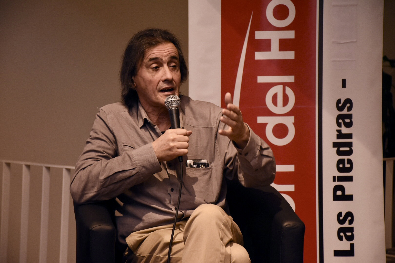 Nelson Caula en la celebración de los 40 años de la revista La plaza - Mesa “Desde la historia” Nelson Caula en la celebración de los 40 años de la revista La plaza - Mesa “Desde la historia”