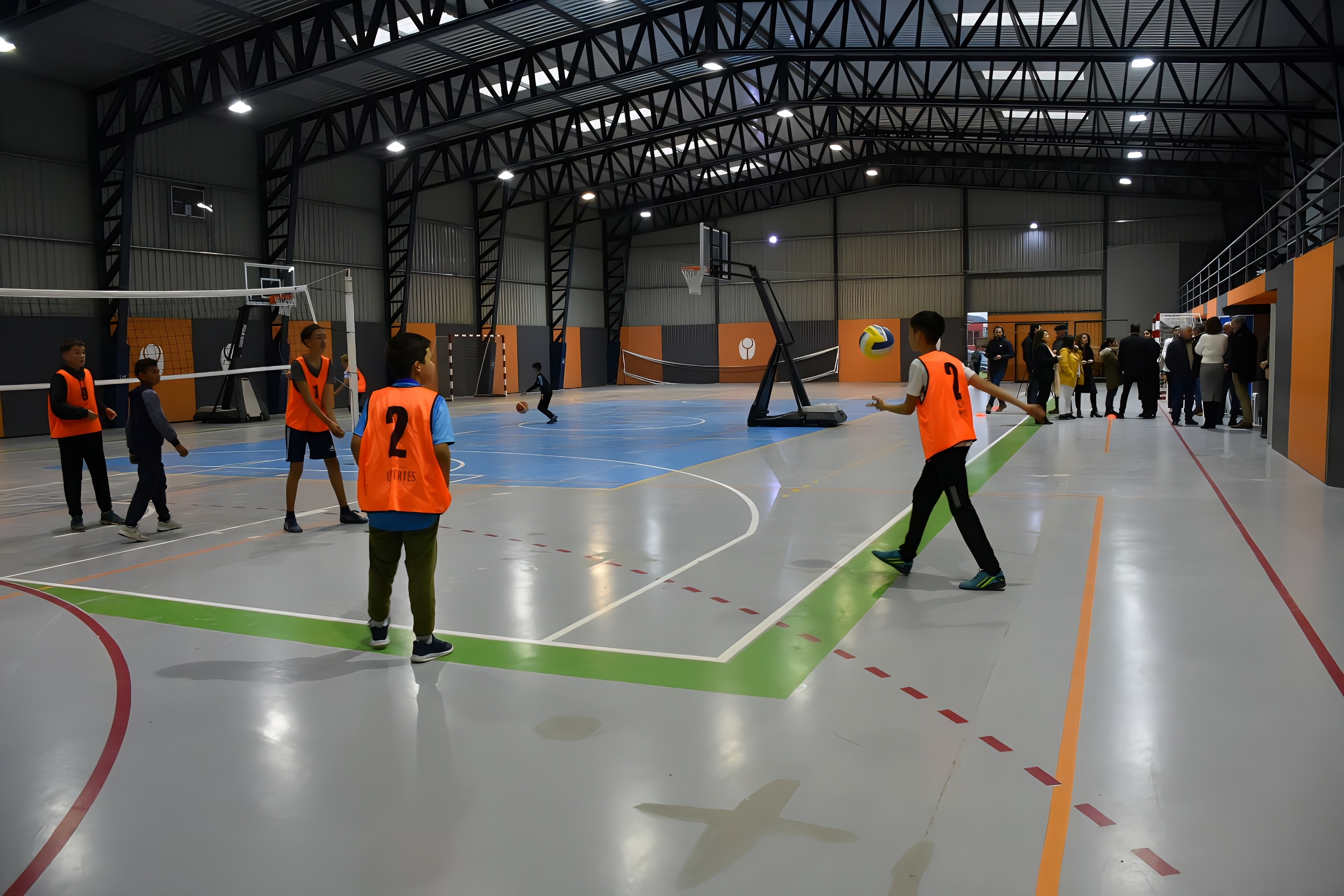 Niños y niñas realizan prácticas durante la visita de autoridades Niños y niñas realizan prácticas durante la visita de autoridades