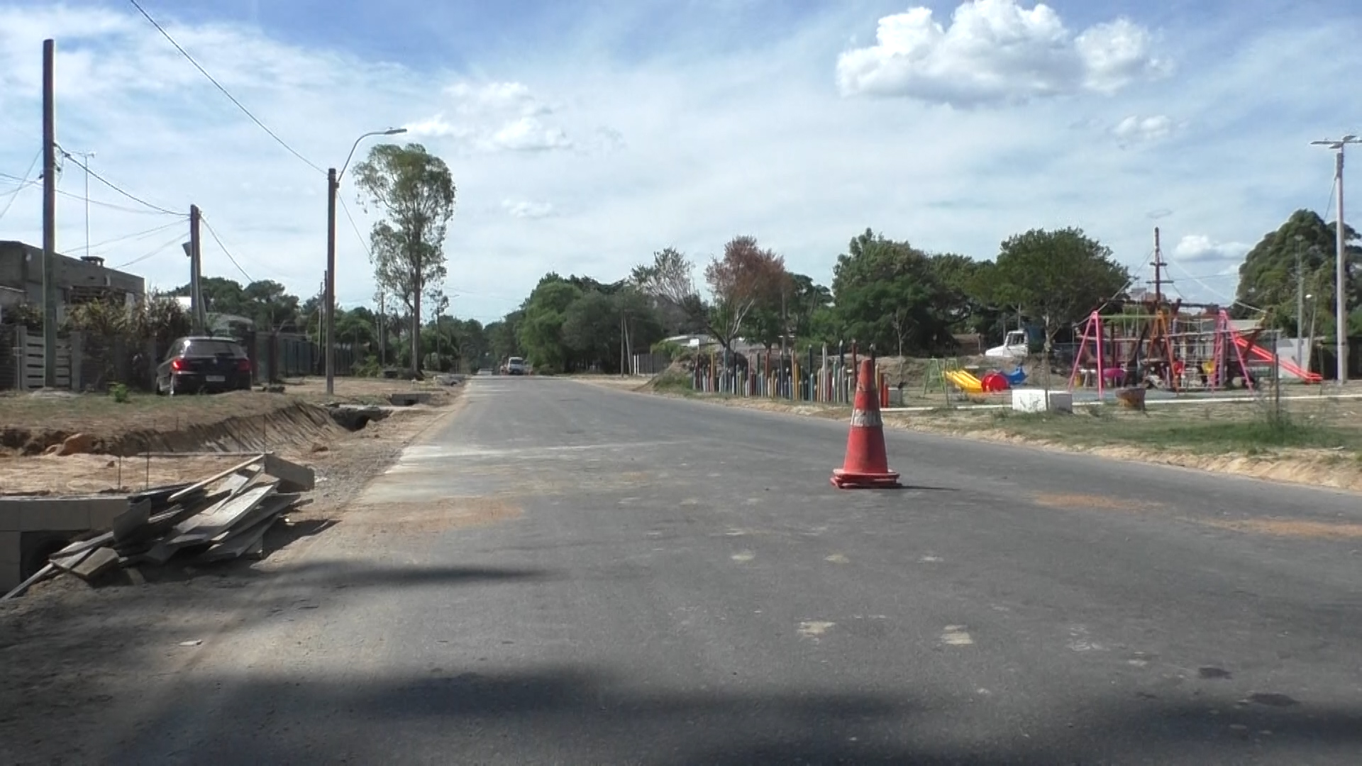 Gobierno de Canelones y Municipio de Parque del Plata están realizando una obra en Diagonal 3, una vía que conecta varios barrios del balneario Gobierno de Canelones y Municipio de Parque del Plata están realizando una obra en Diagonal 3, una vía que conecta varios barrios del balneario