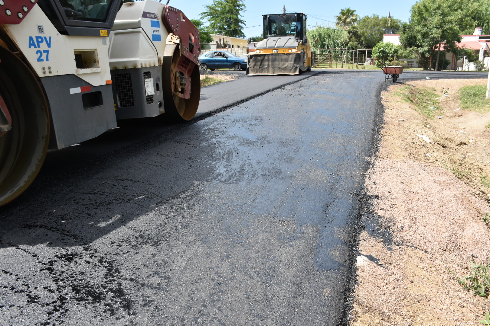 Obra de pavimentación en las calles Los Paraísos, Jacarandá, Los Tilos y Aeropuerto Obra de pavimentación en las calles Los Paraísos, Jacarandá, Los Tilos y Aeropuerto