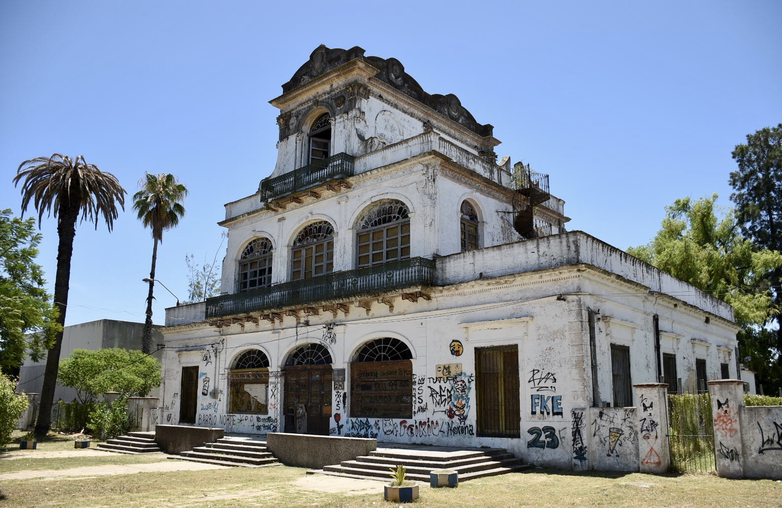Palacio Lacueva de Santa Lucía. Palacio Lacueva de Santa Lucía.