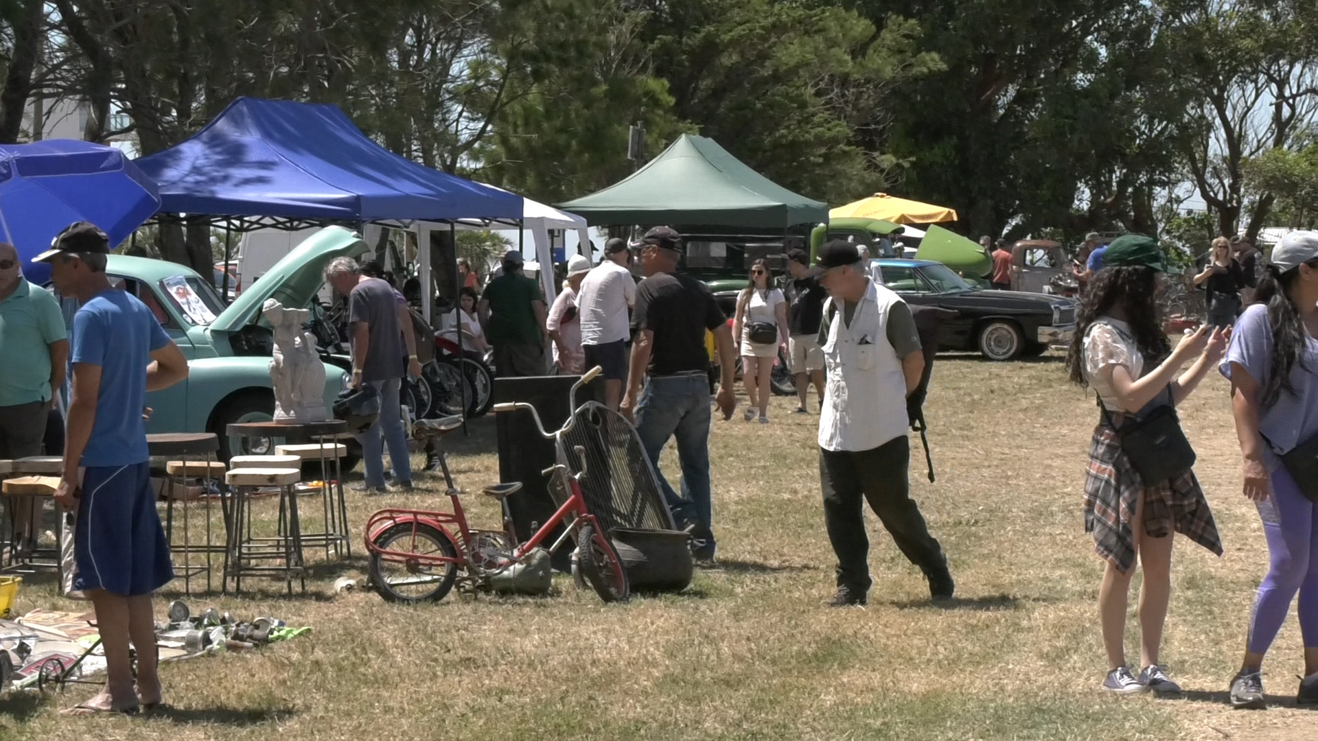 Encuentro de Bicicletas Antiguas y Micromotores clásicos en Atlántida Encuentro de Bicicletas Antiguas y Micromotores clásicos en Atlántida