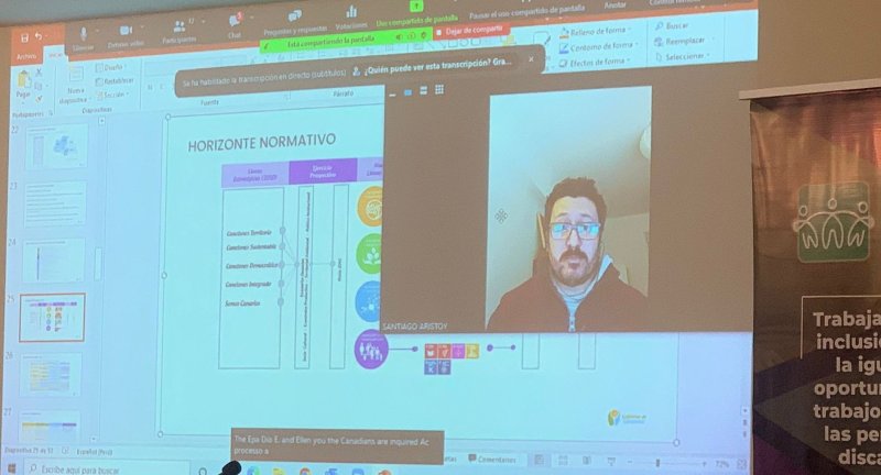 El Coordinador del Plan de Accesibilidad, Santiago Aristoy, presentando el Primer Plan de Accesibilidad de Canelones 2021-2025 en el II° Congreso de Discapacidad y Empresas: por el camino de la inclusión, desarrollado en la sala de eventos de IMPO. El Coordinador del Plan de Accesibilidad, Santiago Aristoy, presentando el Primer Plan de Accesibilidad de Canelones 2021-2025 en el II° Congreso de Discapacidad y Empresas: por el camino de la inclusión, desarrollado en la sala de eventos de IMPO.