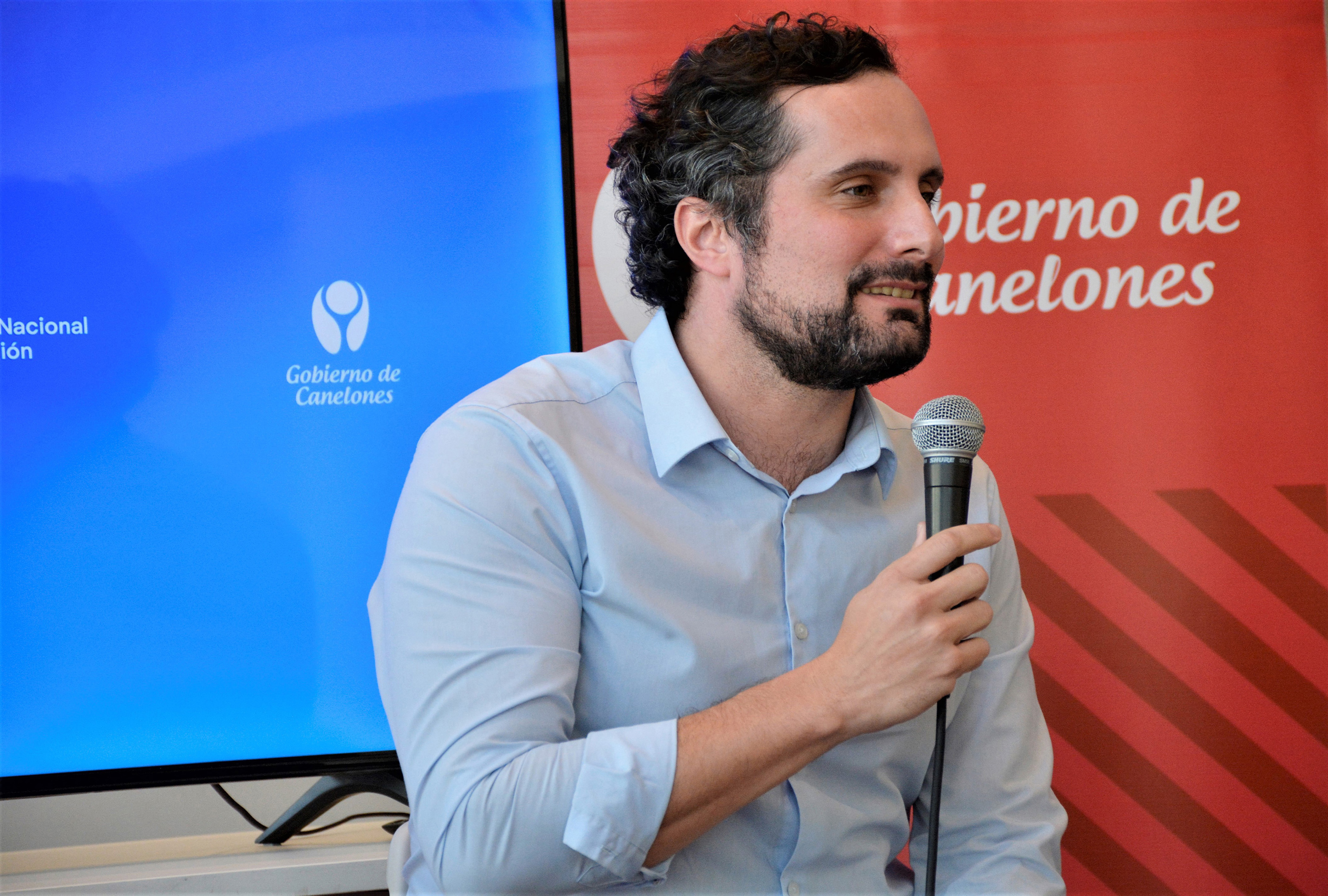 Se lanzó el punto móvil de atención y asesoramiento a personas migrantes en temas educativos en Las Piedras Se lanzó el punto móvil de atención y asesoramiento a personas migrantes en temas educativos en Las Piedras