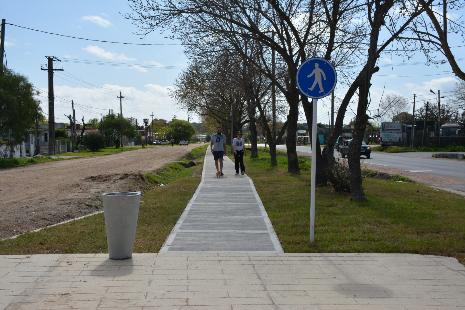 Senda peatonal en Pando Senda peatonal en Pando
