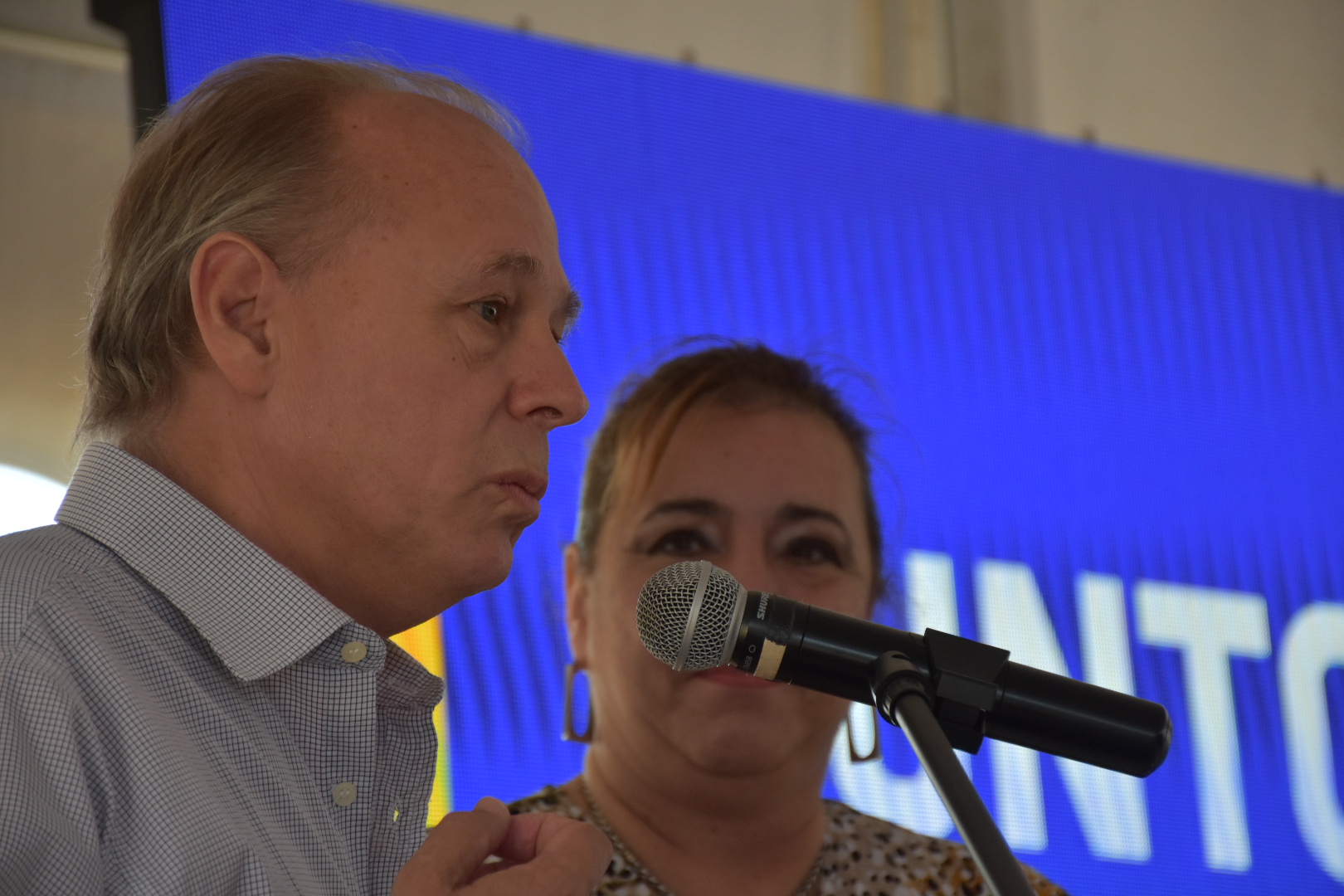 Subsecretario MVOT, Tabaré Hackenbruch junto a Ministra MVOT, Irene Moreira Subsecretario MVOT, Tabaré Hackenbruch junto a Ministra MVOT, Irene Moreira
