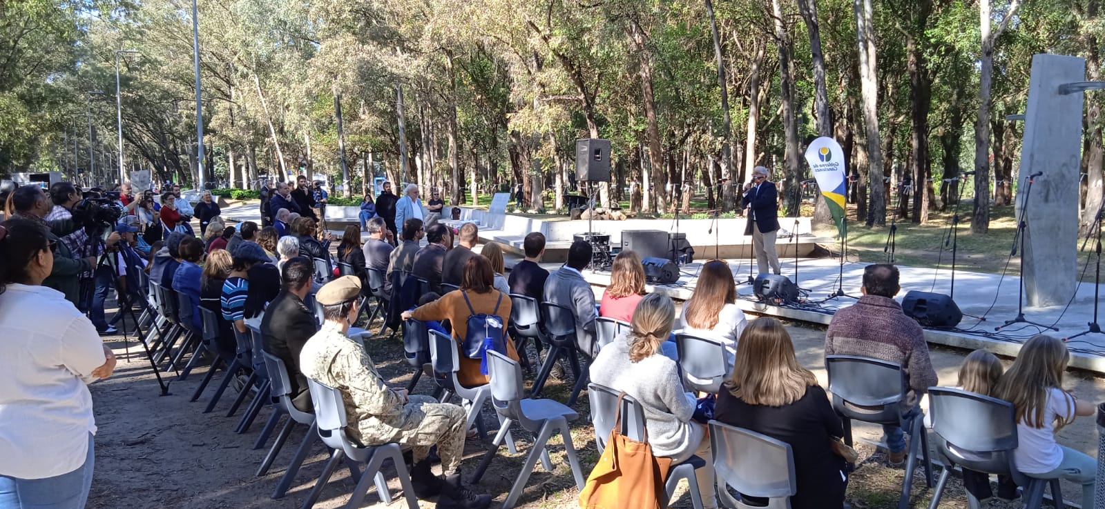 Se realizó en el Parque Roosevelt una jornada de reflexión y recuerdo en homenaje a las víctimas de la COVID-19 Se realizó en el Parque Roosevelt una jornada de reflexión y recuerdo en homenaje a las víctimas de la COVID-19