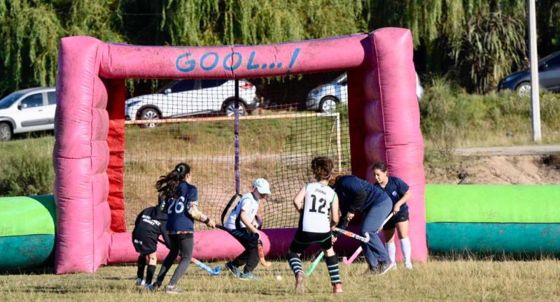 Se realizó el primer encuentro de Hockey Social en el Club Martín Céspedes