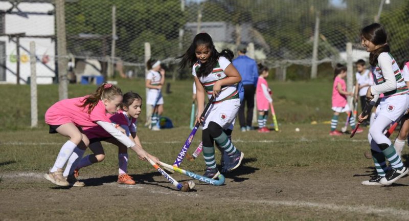 Se realizó el primer encuentro de Hockey Social en el Club Martín Céspedes