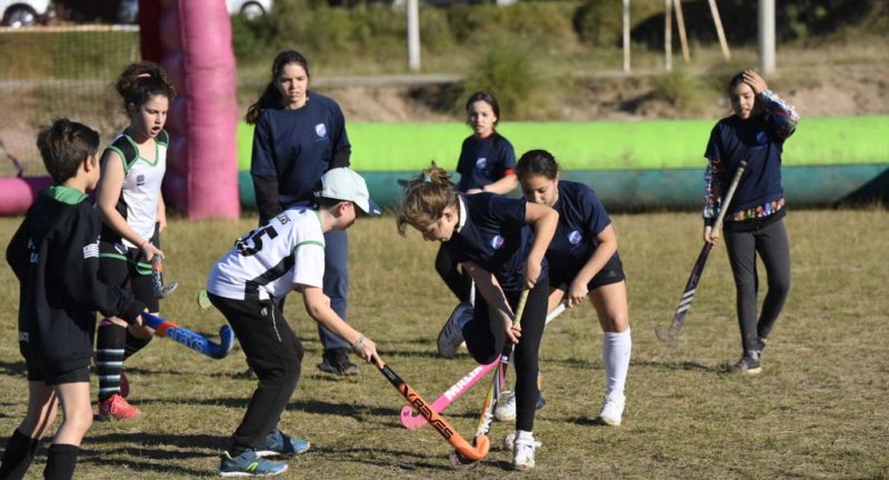 Se realizó el primer encuentro de Hockey Social en el Club Martín Céspedes