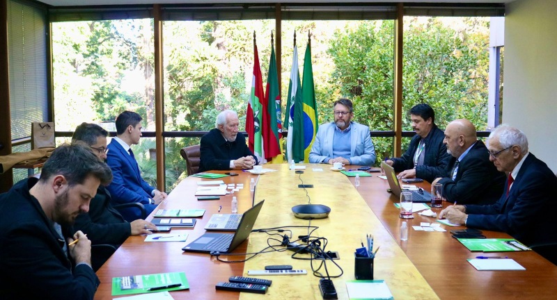Delegación de la Intendencia de Canelones, integrada por el Director General de la Agencia de Promoción a la Inversión, Julio Filippini, y el Director General de Desarrollo Económico, Álvaro Suárez, en misión Curitiba, Brasil. Delegación de la Intendencia de Canelones, integrada por el Director General de la Agencia de Promoción a la Inversión, Julio Filippini, y el Director General de Desarrollo Económico, Álvaro Suárez, en misión Curitiba, Brasil.