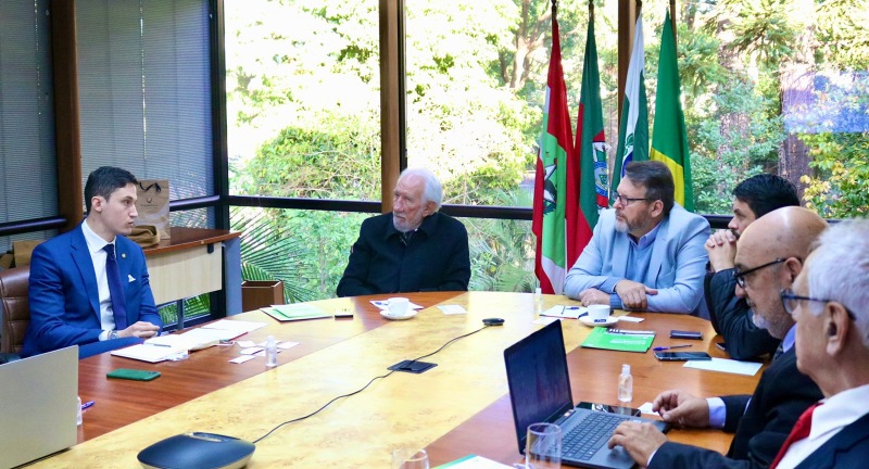 Delegación de la Intendencia de Canelones, integrada por el Director General de la Agencia de Promoción a la Inversión, Julio Filippini, y el Director General de Desarrollo Económico, Álvaro Suárez, en misión Curitiba, Brasil. Delegación de la Intendencia de Canelones, integrada por el Director General de la Agencia de Promoción a la Inversión, Julio Filippini, y el Director General de Desarrollo Económico, Álvaro Suárez, en misión Curitiba, Brasil.