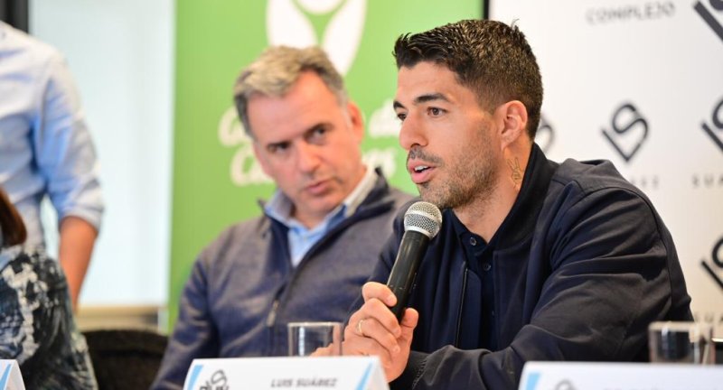Lanzamiento de la carrera 8K #CiudadDeLaCostaRUN en el Complejo Luis Suárez Lanzamiento de la carrera 8K #CiudadDeLaCostaRUN en el Complejo Luis Suárez
