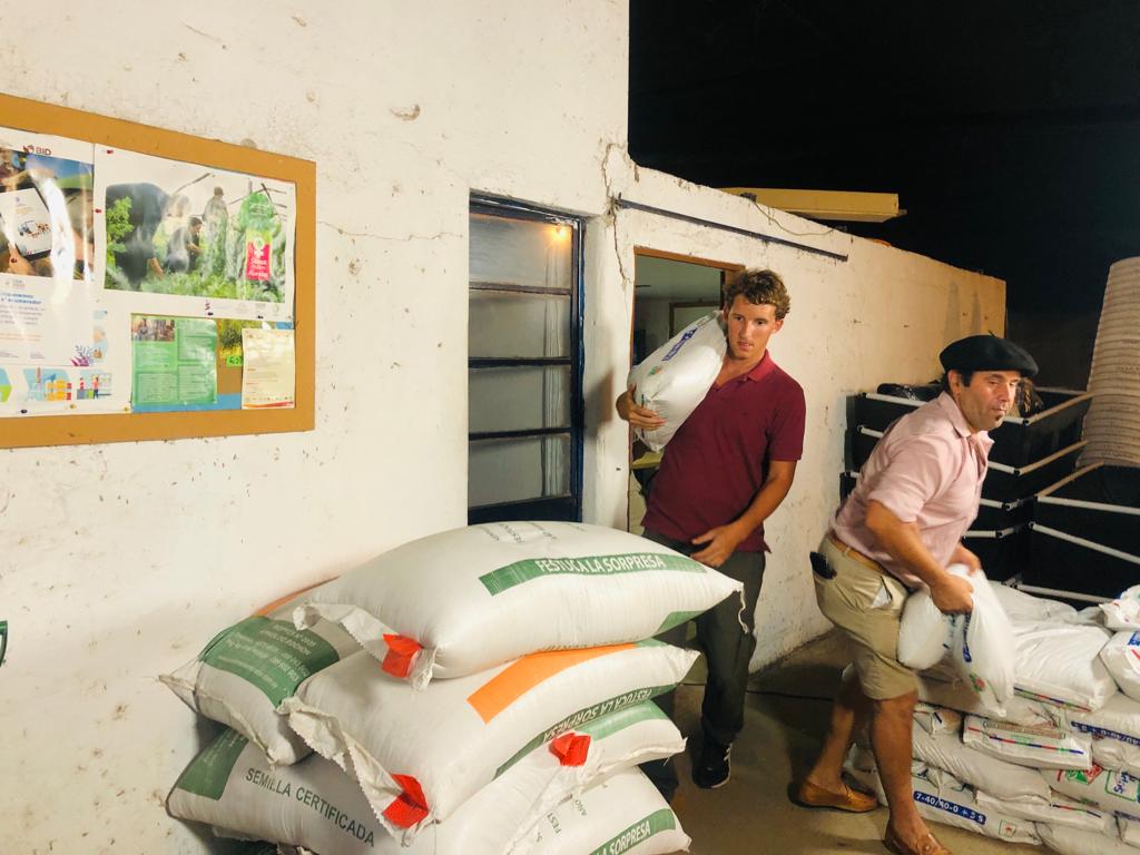 Proyecto de difusión del uso de pasturas permanentes en predios ganaderos familiares Proyecto de difusión del uso de pasturas permanentes en predios ganaderos familiares