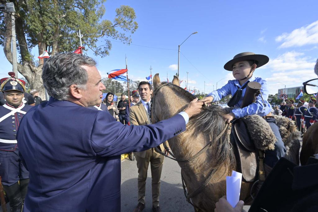 Se conmemoró el 212° aniversario de la Batalla de Las Piedras, donde el Intendente Orsi llamó a dar batalla para conseguir la felicidad de todos los uruguayos Se conmemoró el 212° aniversario de la Batalla de Las Piedras, donde el Intendente Orsi llamó a dar batalla para conseguir la felicidad de todos los uruguayos