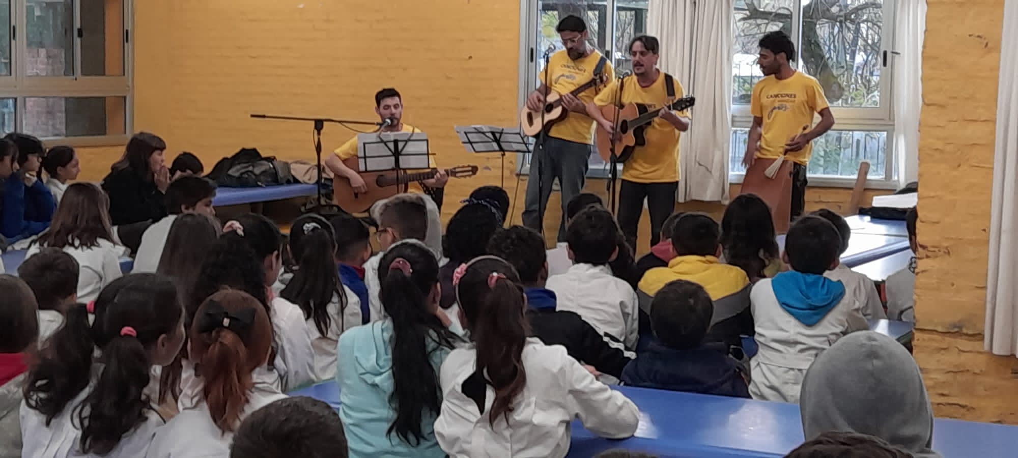 Se está desarrollando la campaña Canciones para avanzar juntos y las escuelas interesadas en recibir el libro aún pueden solicitarlo Se está desarrollando la campaña Canciones para avanzar juntos y las escuelas interesadas en recibir el libro aún pueden solicitarlo