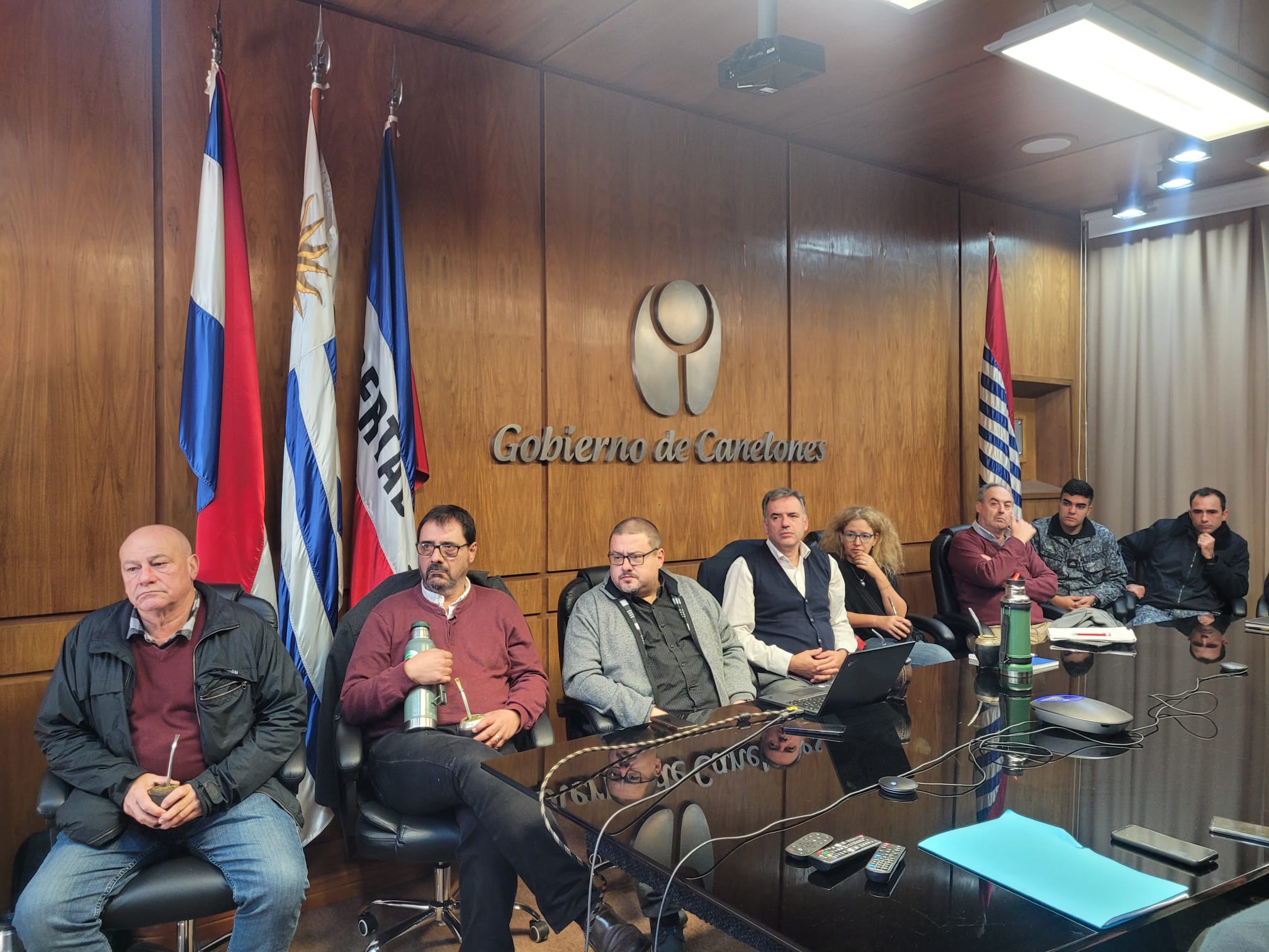 Canelones analiza situación crítica de sequía extrema y brinda apoyo a sectores vulnerables de la población Canelones analiza situación crítica de sequía extrema y brinda apoyo a sectores vulnerables de la población