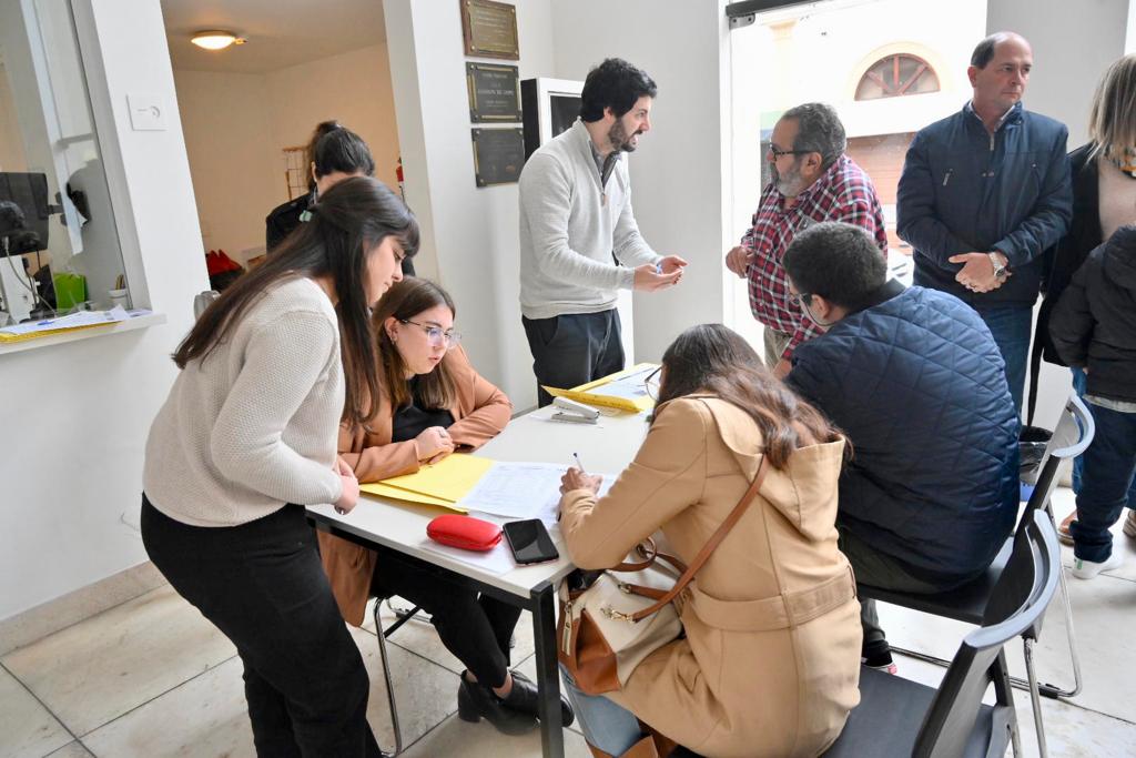 Gobierno de Canelones les dio la bienvenida a 32 personas con discapacidad que desempeñarán tareas en todo el departamento Gobierno de Canelones les dio la bienvenida a 32 personas con discapacidad que desempeñarán tareas en todo el departamento
