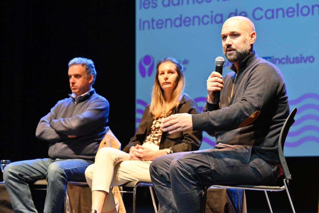 Gobierno de Canelones les dio la bienvenida a 32 personas con discapacidad que desempeñarán tareas en todo el departamento Gobierno de Canelones les dio la bienvenida a 32 personas con discapacidad que desempeñarán tareas en todo el departamento