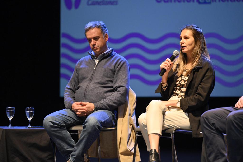 Gobierno de Canelones les dio la bienvenida a 32 personas con discapacidad que desempeñarán tareas en todo el departamento Gobierno de Canelones les dio la bienvenida a 32 personas con discapacidad que desempeñarán tareas en todo el departamento
