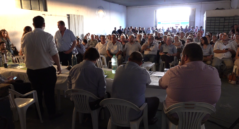 Asamblea en San Jacinto de toda la cadena avícola en rechazo al desmedido ingreso de cortes de pollo procedentes de Brasil