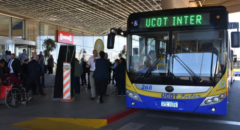 UCOT presentó sus nuevas unidades híbridas en Ciudad de la Costa