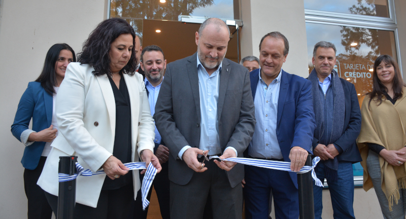 El Intendente Orsi participó de la inauguración del nuevo local de Anda Canelones