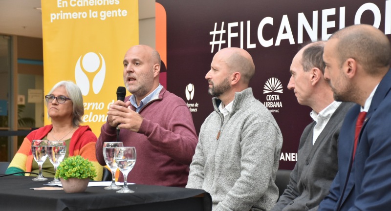 Secretario General de la Intendencia de Canelones  Francisco Legnani en Lanzamiento de la Feria Internacional del Libro Canelones