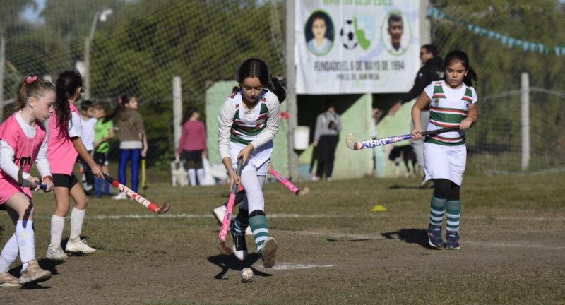 Se realizó el primer encuentro de Hockey Social en el Club Martín Céspedes