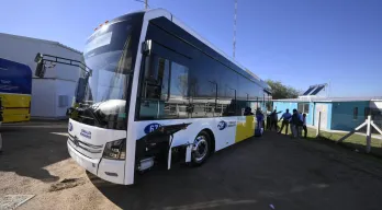 Imagen Canelones incrementa flota de ómnibus eléctricos para mejorar la movilidad del departamento