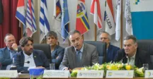 Congreso de Intendentes homenajeó al exintendente y Presidente electo Prof. Yamandú Orsi en plenario