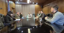 Intendenta recibió a representantes de Movimiento Tacurú para trabajar en proyecto con jóvenes en situación de calle 
