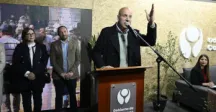 FRANCISCO LEGNANI HABLANDO AL PÚBLICO 