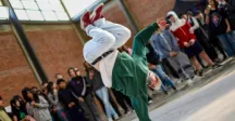 Docente balando breakdance 