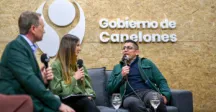 Mateos siendo entrevistado en vivo 
