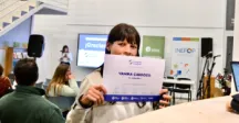 Persona con un diploma  