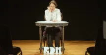 persona sentada 
