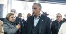 Presidente visitando el stand 