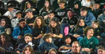 Más de 250 jóvenes de Nicolich y Paso Carrasco disfrutaron de una jornada recreativa en el cine