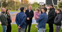 Intendente Legnani con comisión directiva del Club Social y Deportivo Santa Lucía del Este