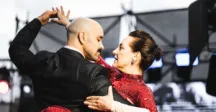 Bailarines interpretando un tango 